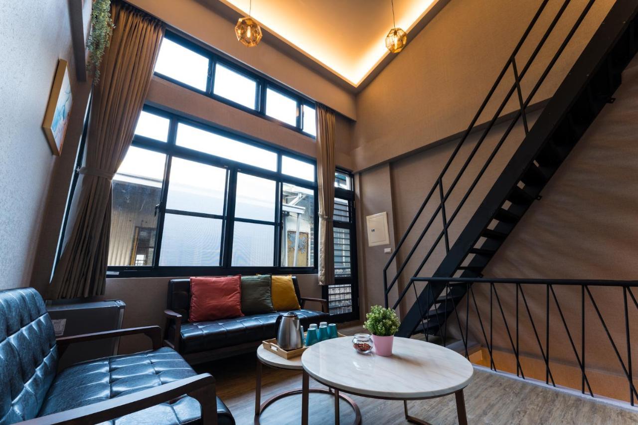 Reise Guesthouse 喜遊旅宿 ゲストハウス 旅マニア Tainan Exterior photo